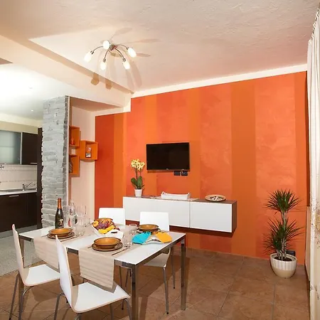 La Nautica Apartment *
